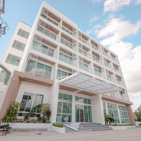 Hotel Agnes Buri Ram Eksteriør billede