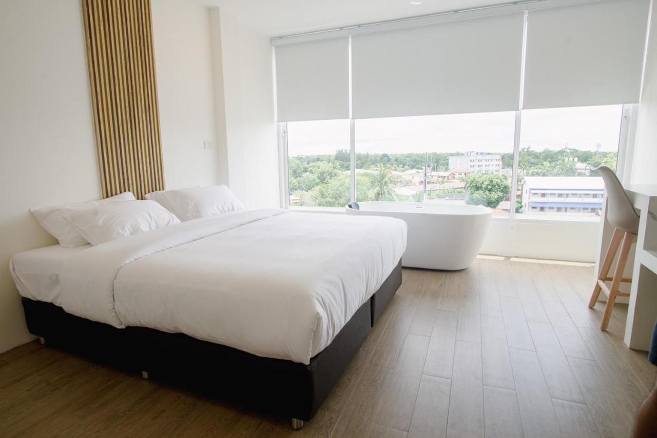 Hotel Agnes Buri Ram Eksteriør billede